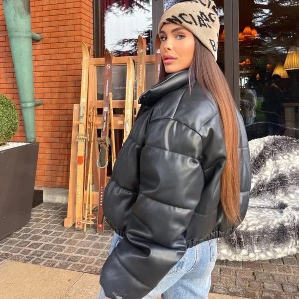 Zara Women's Sleek Black Puffer Jacket - Picture 5 of 7